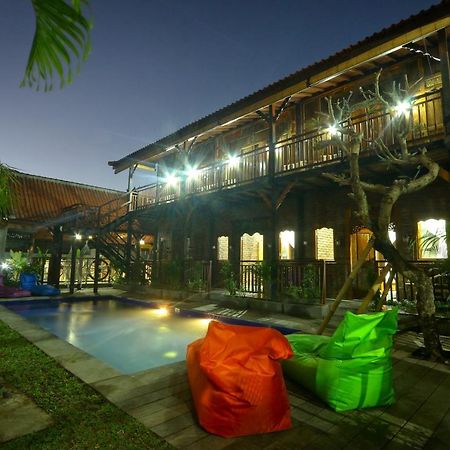 Tropical Canggu Hostel Bagian luar foto